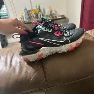 Nike react tennis shoes